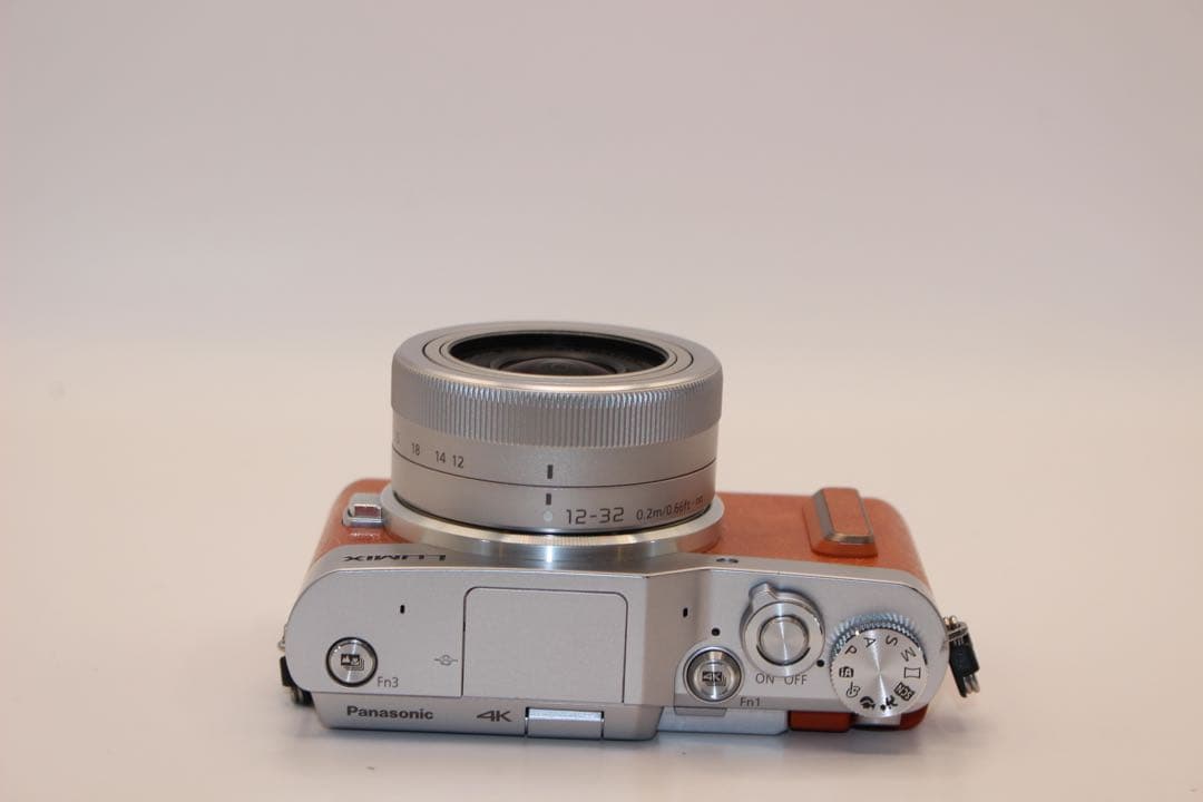 ★お買い得！新品級ショット数33回★ LUMIX DC-GF10 レンズキット