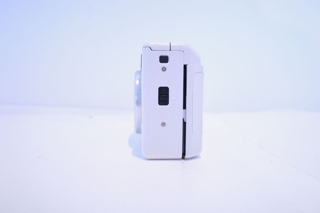 FUJIFILM NATURA CLASSICA コンパクトカメラ　ホワイト