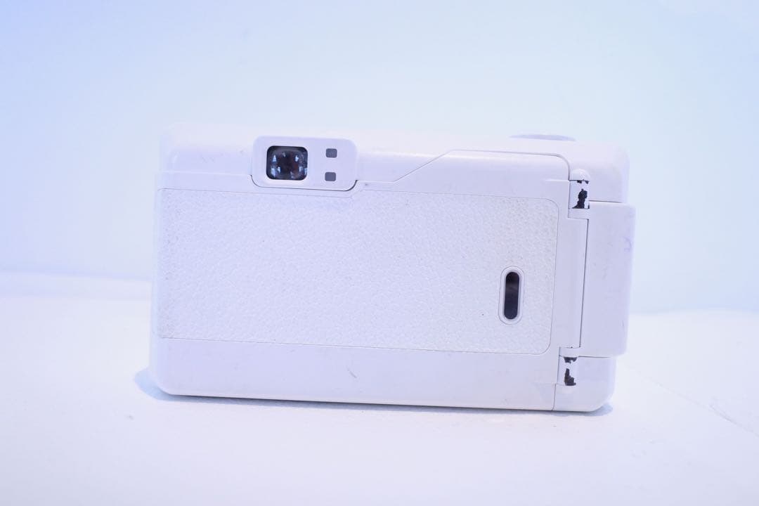 FUJIFILM NATURA CLASSICA コンパクトカメラ　ホワイト