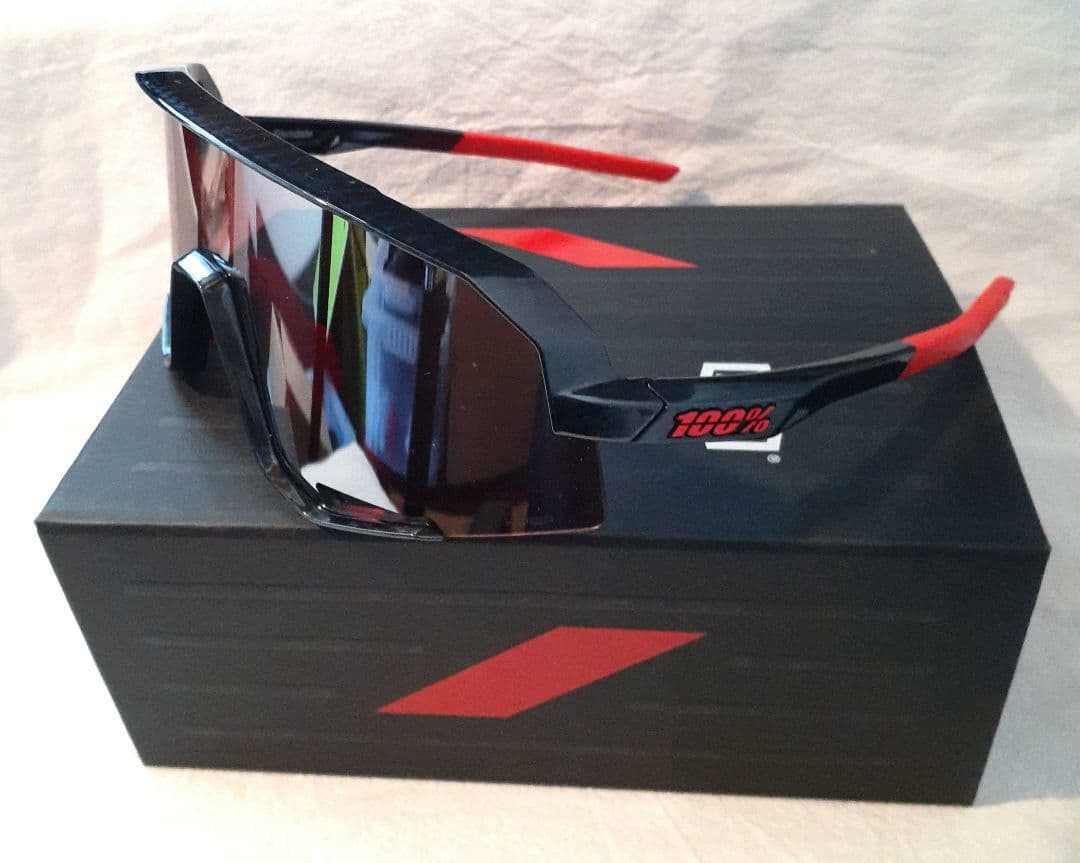 100% Slendale グロスカーボン ワンハンドレッド サングラス