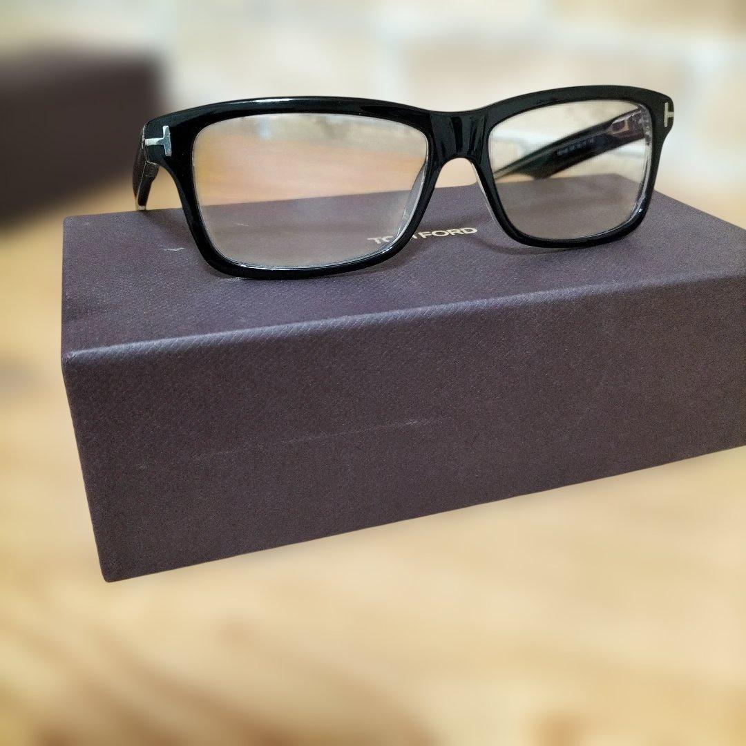 TOM FORD ブラック ファッションメガネ