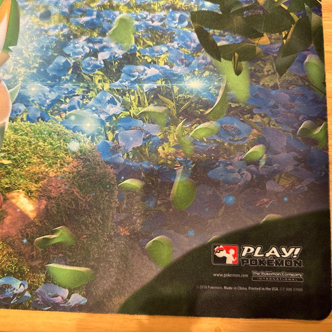 【みみ】ポケモンカード　プレイマット　リーフィア