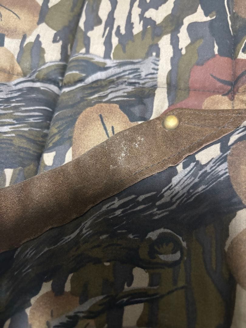 クーティー　迷彩柄　ダウンベスト　リーフ柄　Lサイズ