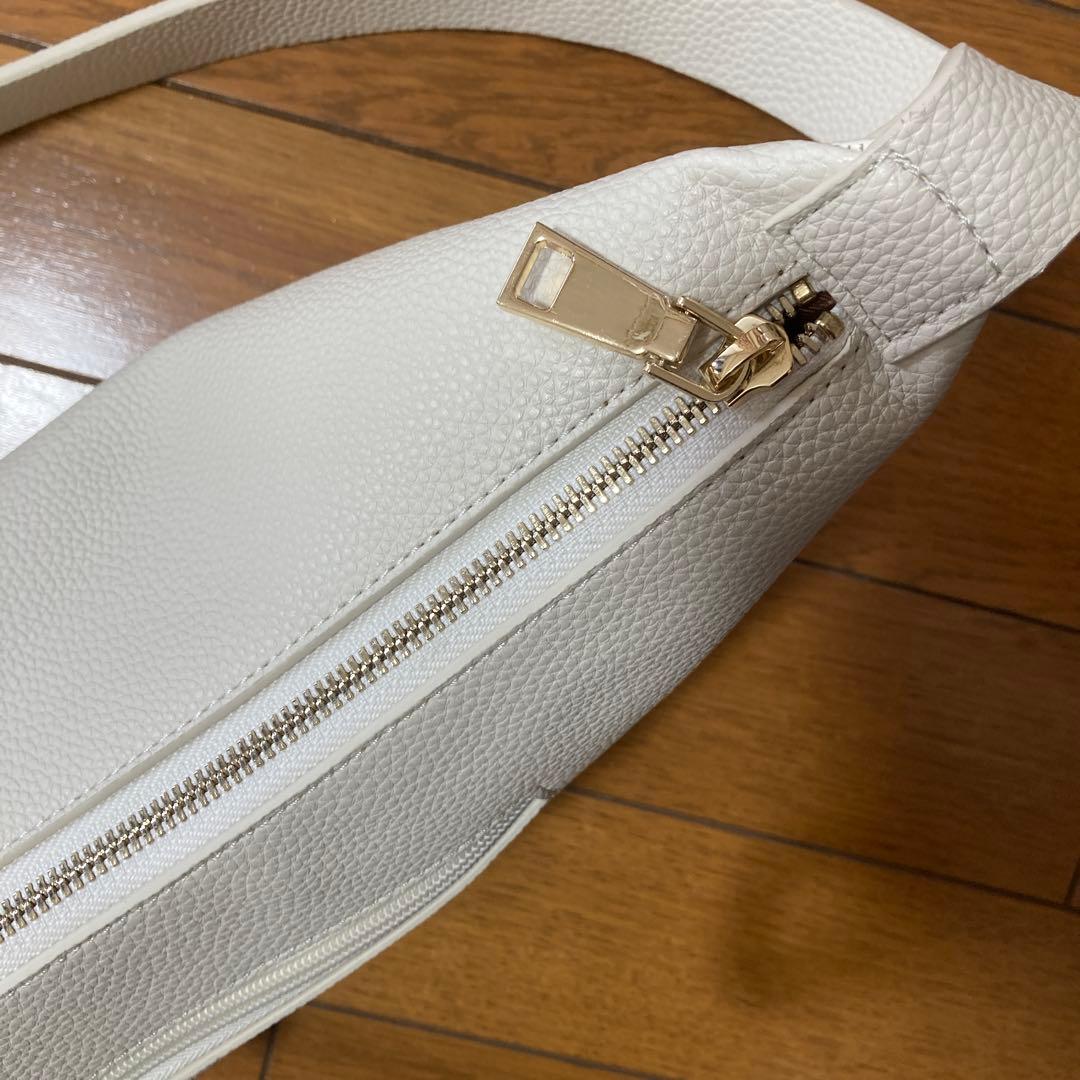 RIVE DROITE(リヴドロワ) 【上品デザイン】カーブボディバッグ