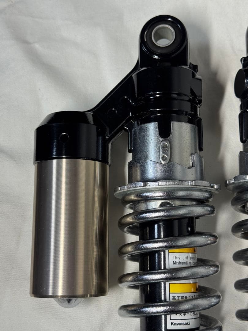 ゼファーχ ファイナルエディション 純正サスペンション 3,200km外し