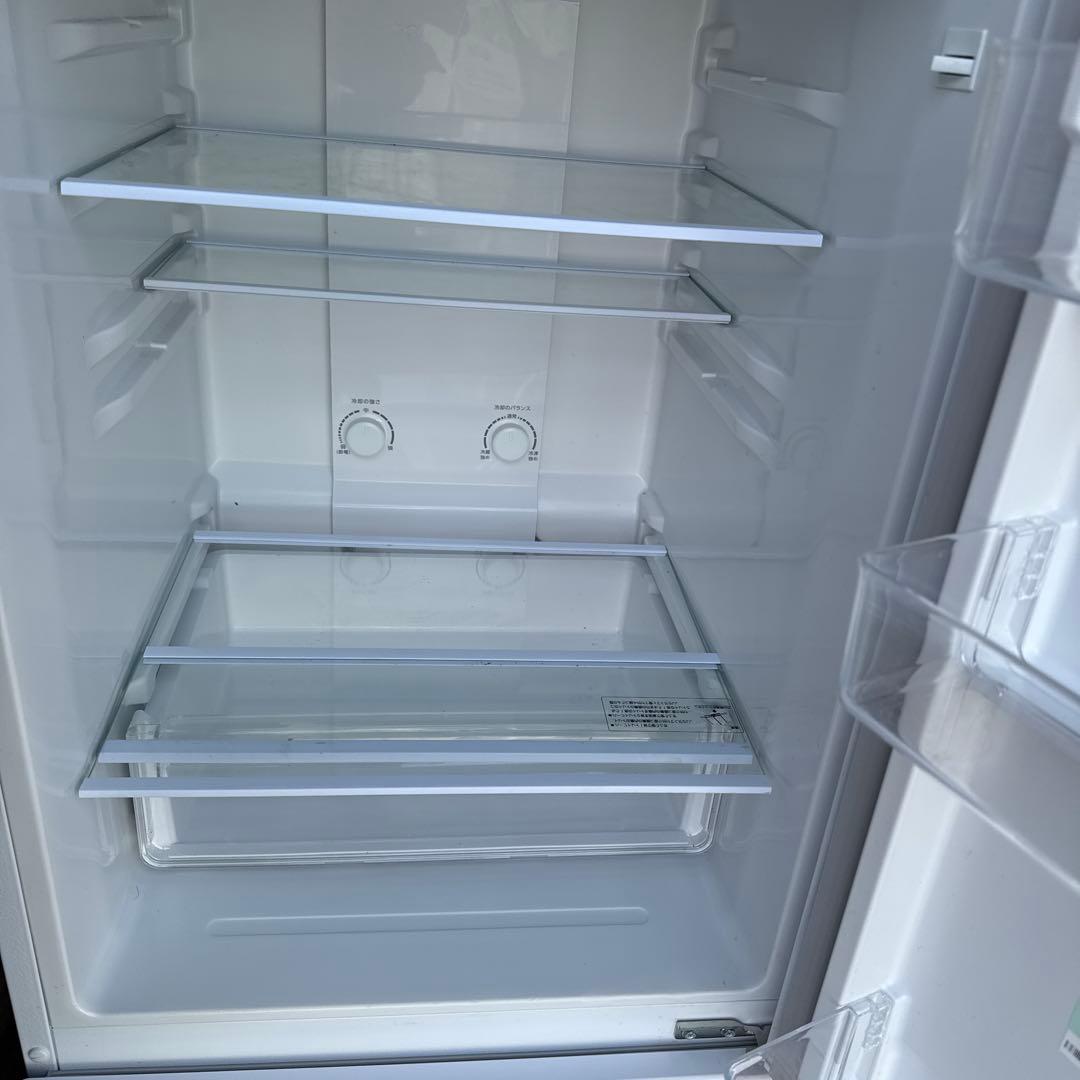 ホワイト冷凍冷蔵庫AQUA2024年製200Ｌ