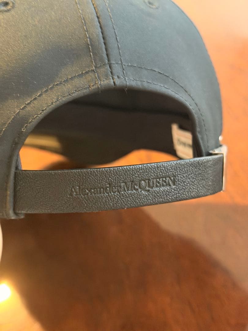 MサイズAlexander McQueen ブラックベースボールキャップ