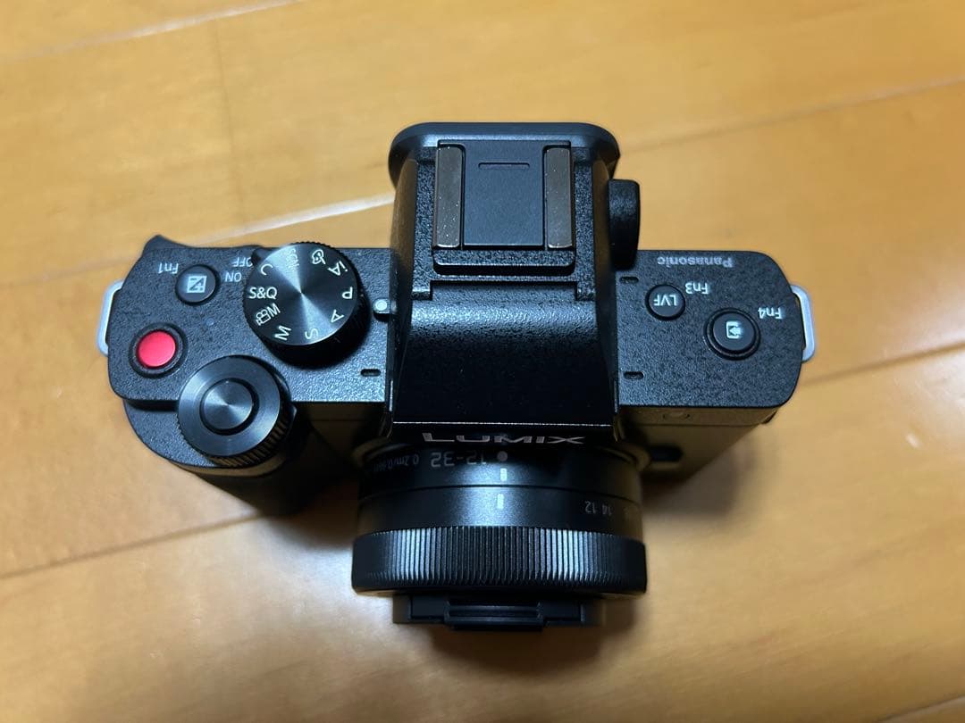 【ほぼ新品】LUMIX G100D ミラーレス一眼カメラ