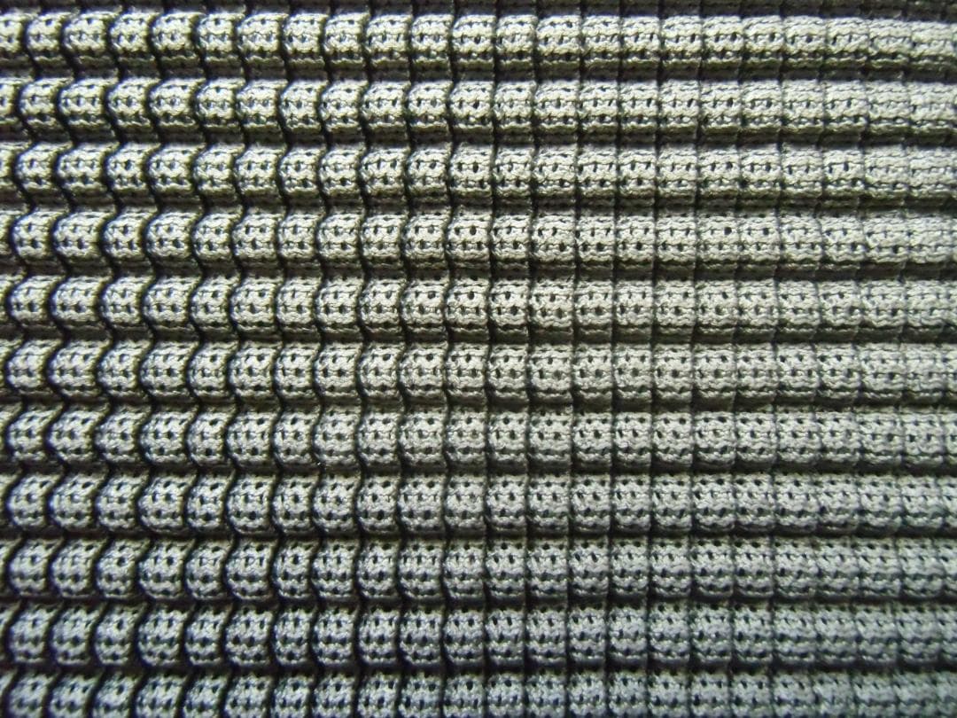 値下中【ME ISSEY MIYAKE】ストレッチプリーツハイネック長袖トップ