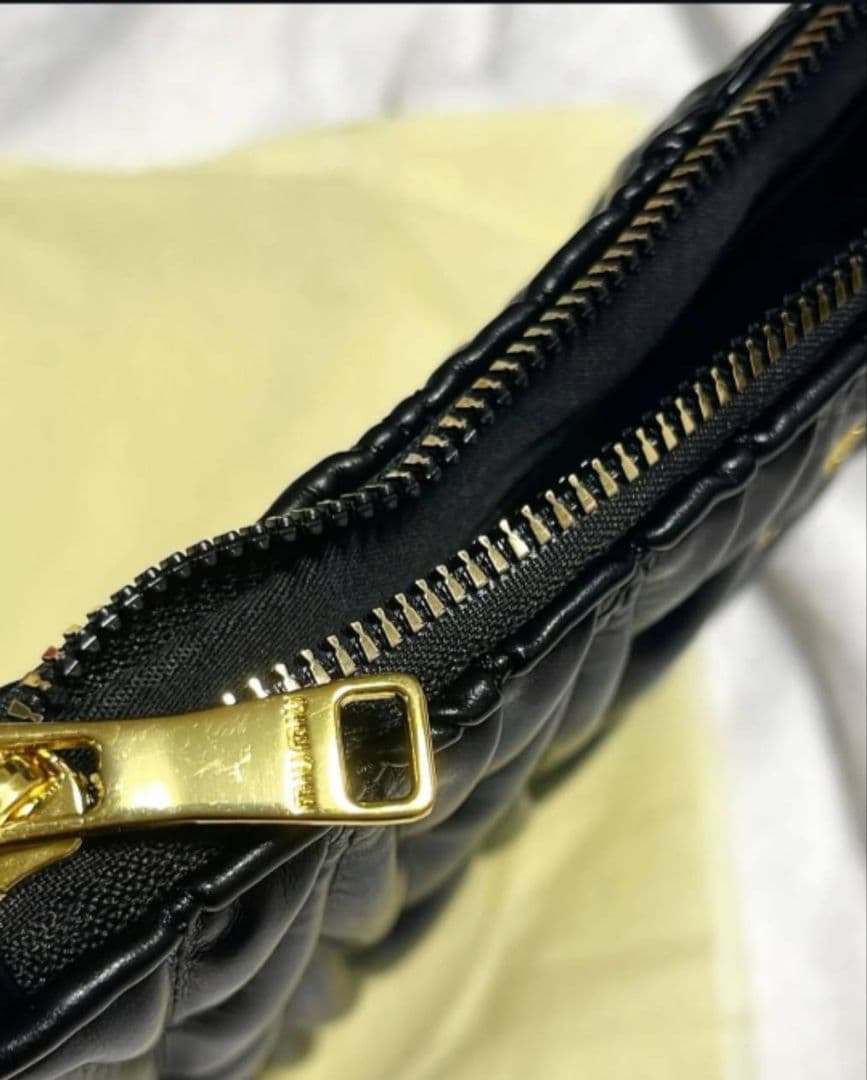 新品‼️ Miu Miu ショルダーバッグ クラッチバック 2wayノベルティ♡