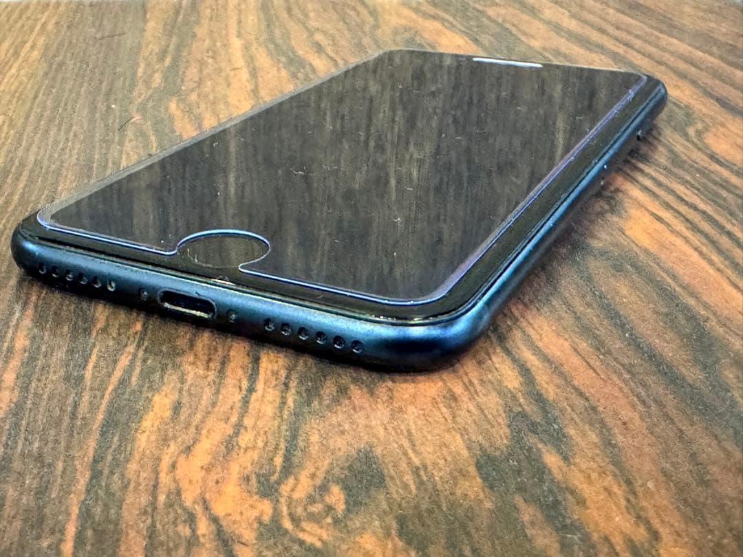 1794 Apple iPhone SE3 ブラック バッテリー100%