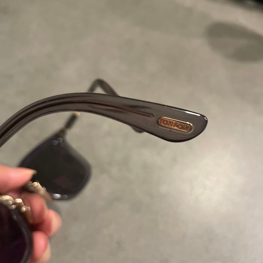 TOM FORD スクエアサングラス ブラックレンズ