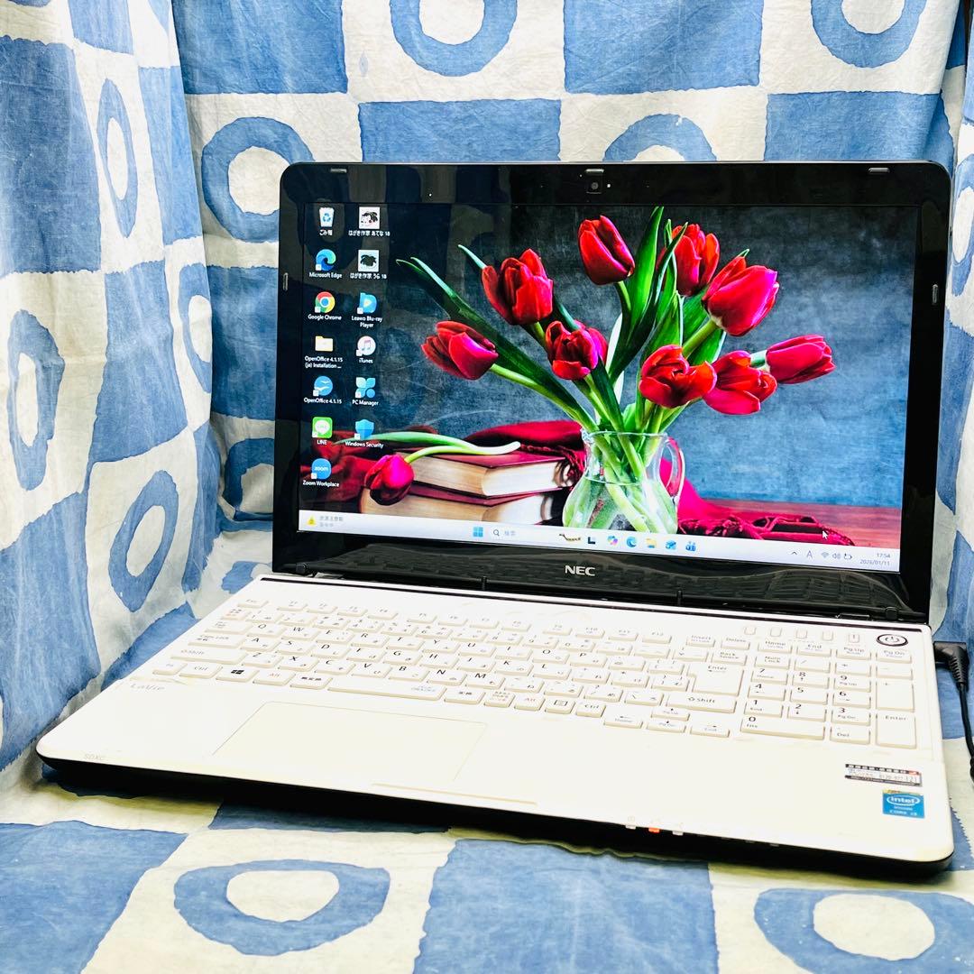 大特価！サクサク快適SSD☆人気白ノートパソコン♡ブルーレイ&カメラ！Win11