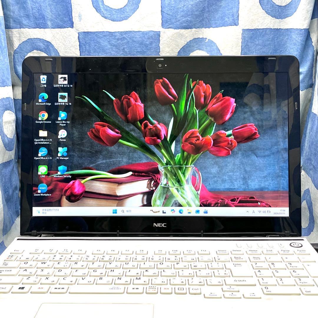 大特価！サクサク快適SSD☆人気白ノートパソコン♡ブルーレイ&カメラ！Win11