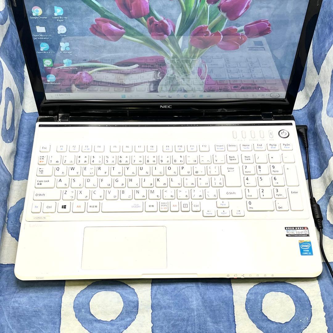 大特価！サクサク快適SSD☆人気白ノートパソコン♡ブルーレイ&カメラ！Win11