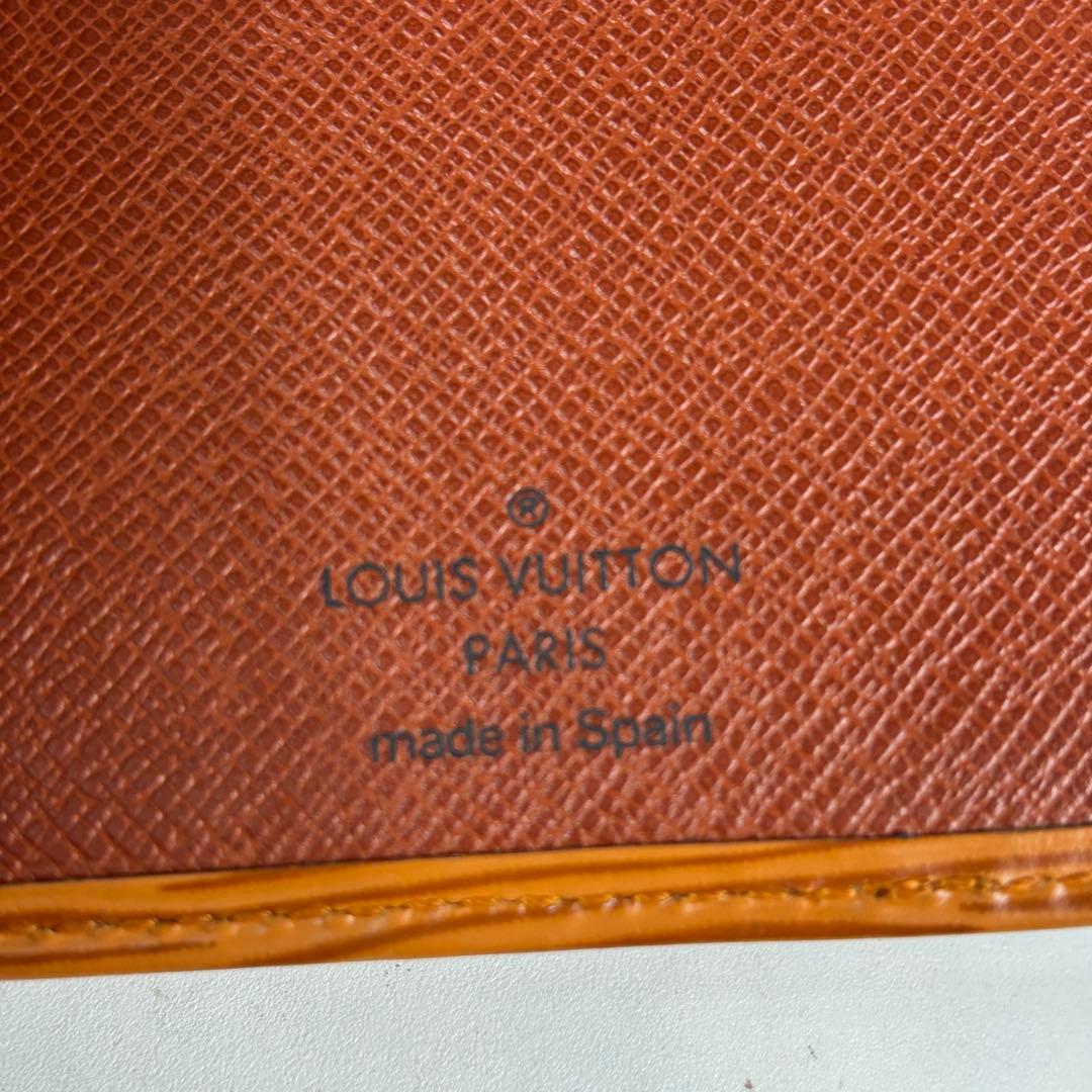 ルイヴィトン エピ ポルトカルト クレディ カードケース 札入れ ブラウン系