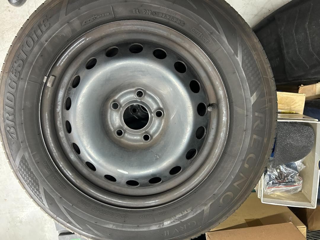 ルノー　カングー　純正15インチ　鉄ホイール+レグノタイヤ　4本セット