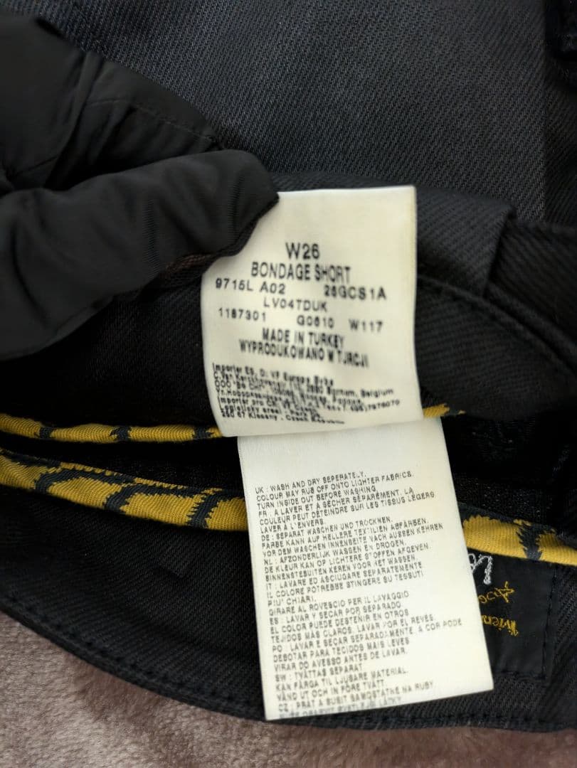 ヴィヴィアンウエストウッドLee BONDAGE ショートパンツ