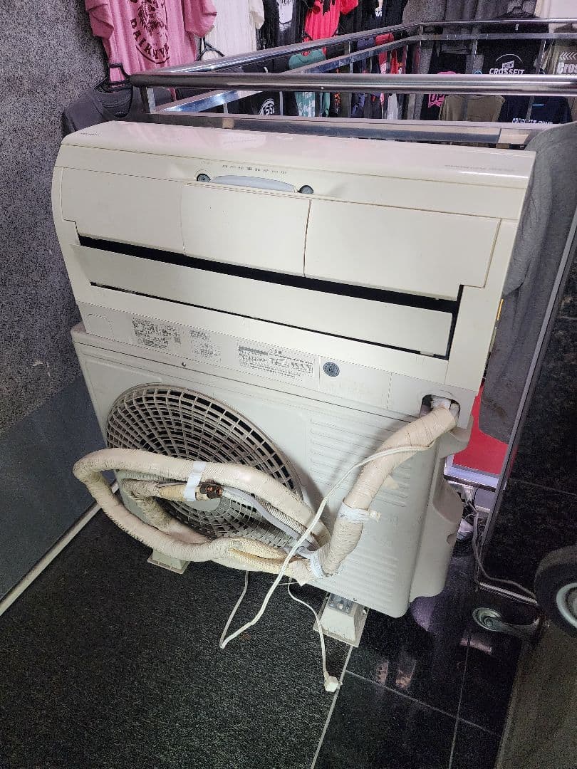 日立エアコン6~10畳白くまくんRAS-XC22J(W)2018年製