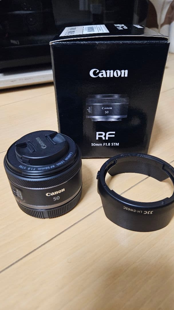 【美品】Canon RF 50mm F1.8 STM (社外レンズフード付き)