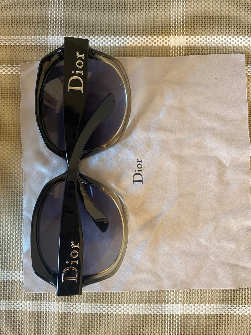 Dior キャットアイ サングラス ケース付き