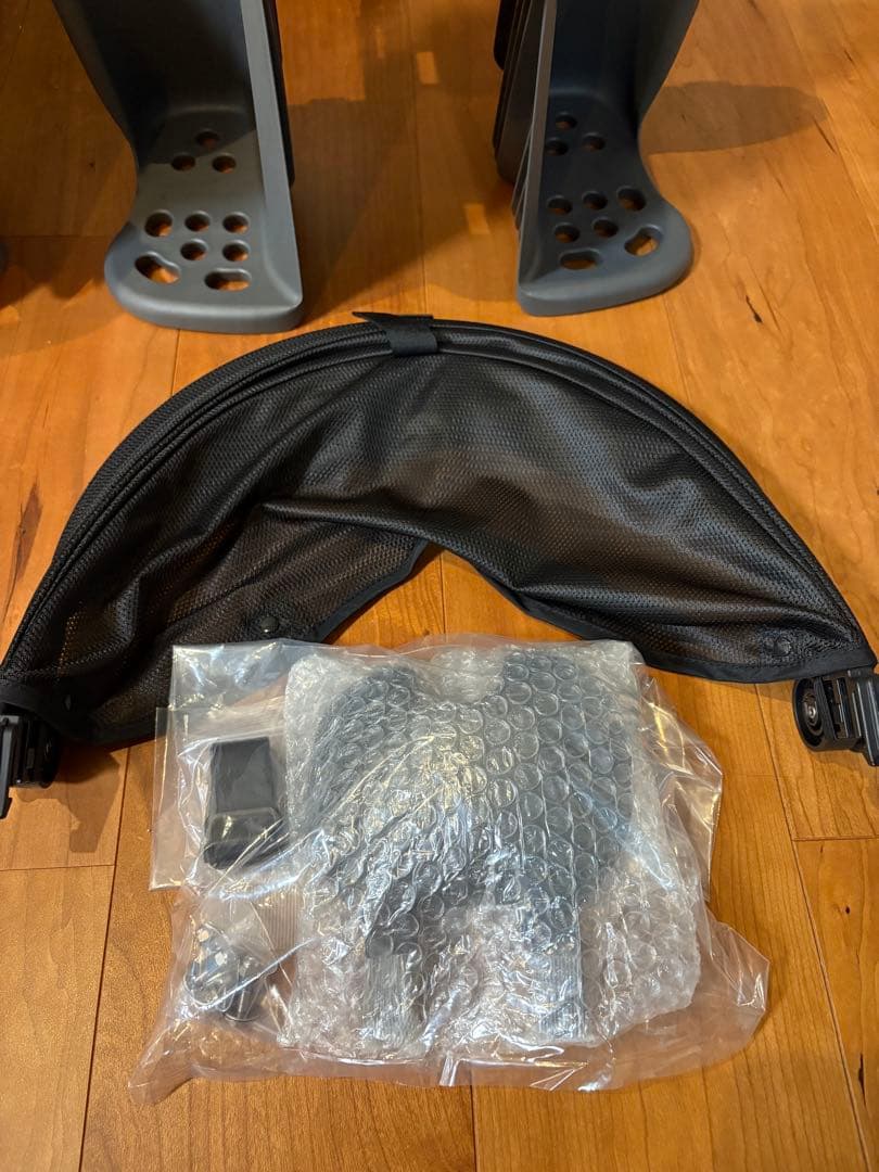 にゃん　新品未使用　ギュットクルームR・EＸ 後用チャイルドシート