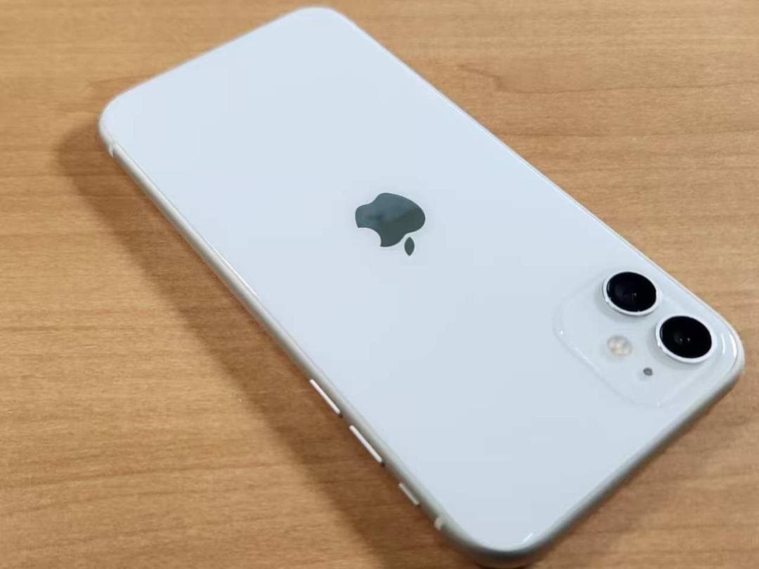 020900J iPhone11 A2221 256GB 最大容量82%