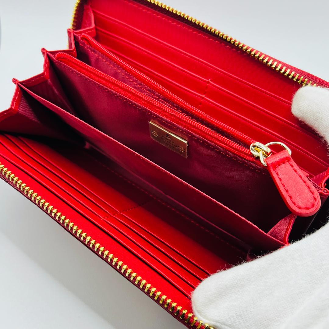 未使用 Vivienne Westwood 長財布 赤 型押し エナメル 人気