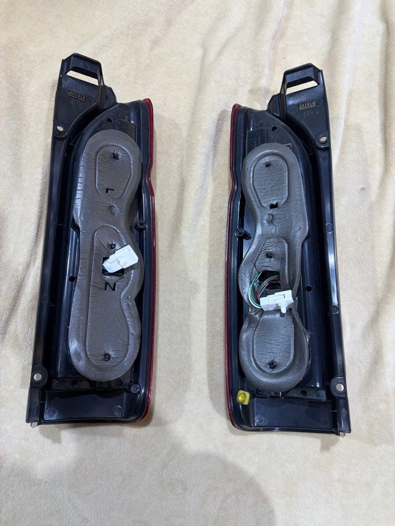 ハイエース　テールランプ 2個セット