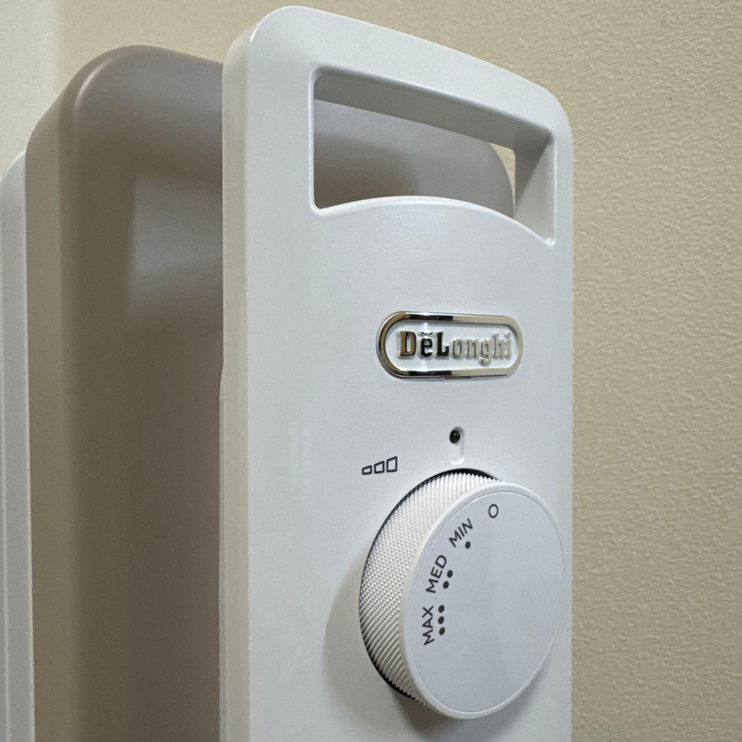 美品 デロンギ 2023年製 オイルヒーター ヴェルティカルド ハイモデル