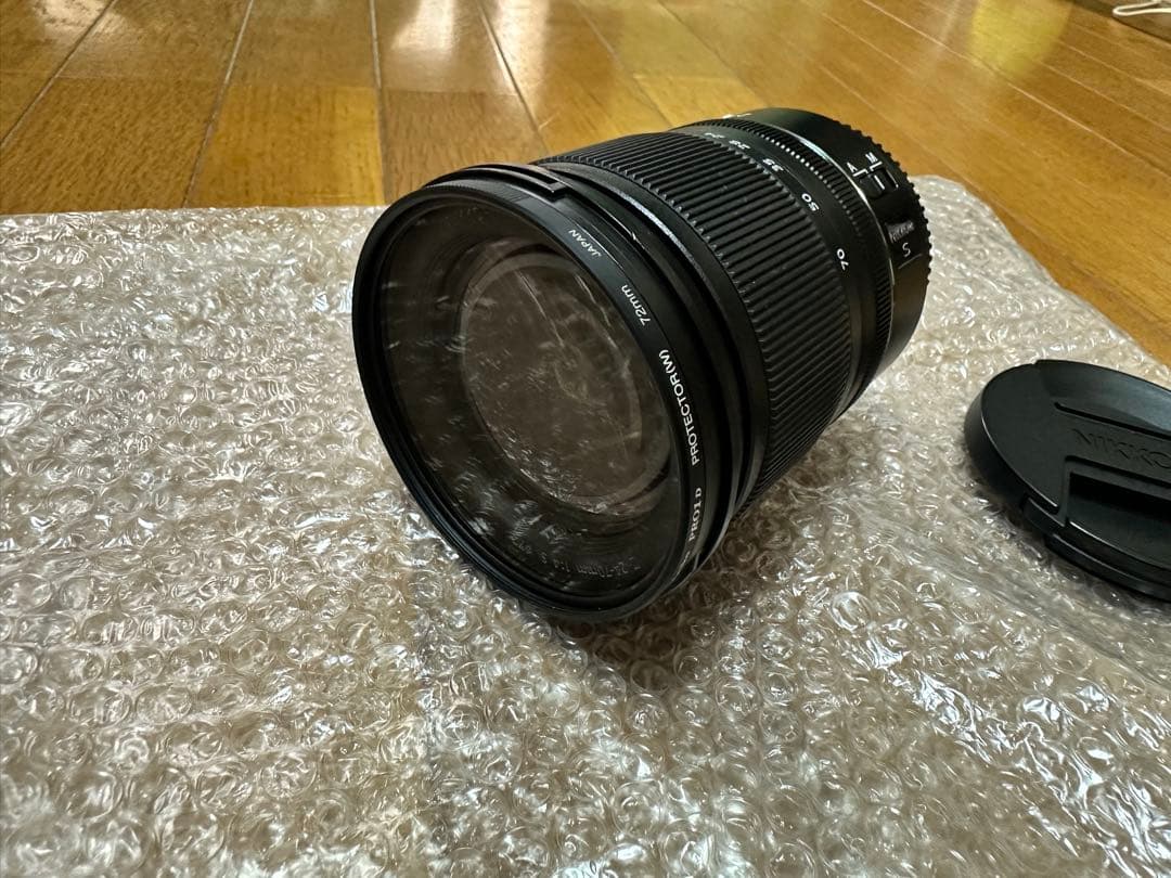 ニコン　NIKKOR Z24-70mm f/4 ズームレンズ