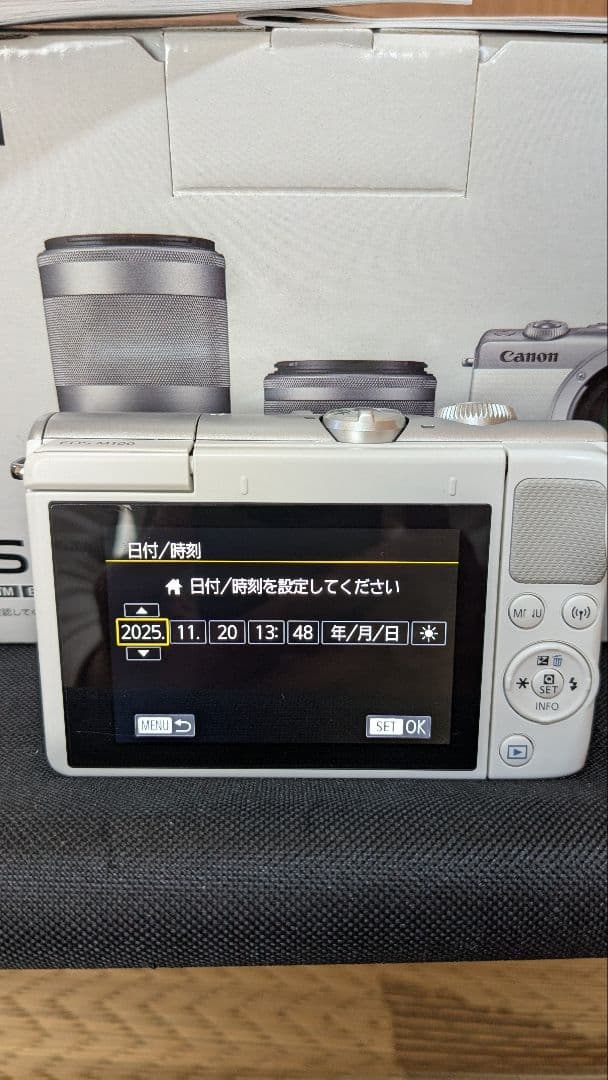 Canon EOS M100 ダブルズームキット ホワイト