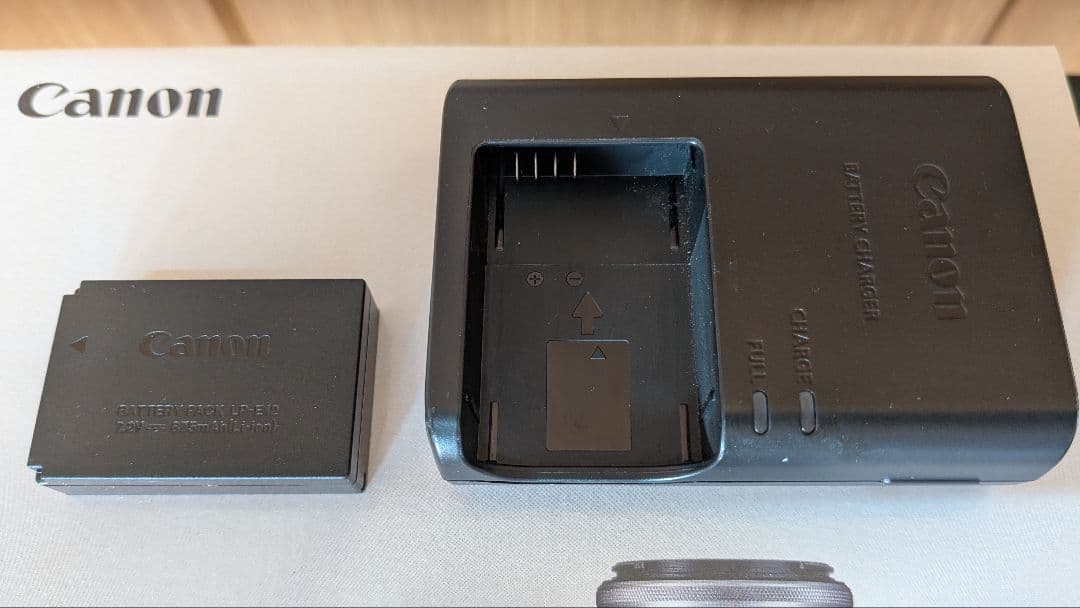 Canon EOS M100 ダブルズームキット ホワイト