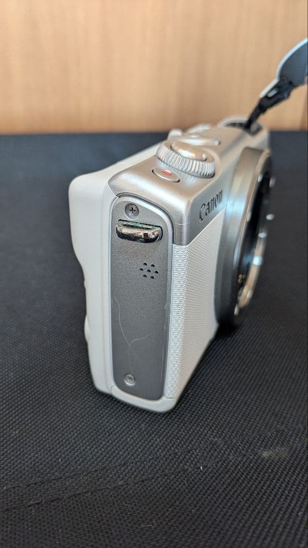 Canon EOS M100 ダブルズームキット ホワイト