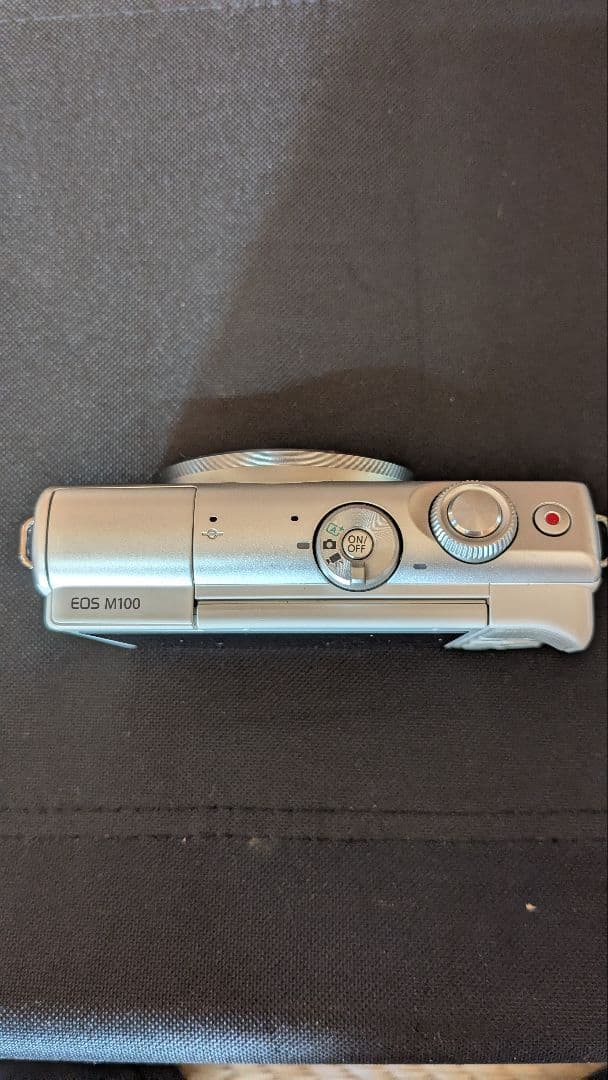 Canon EOS M100 ダブルズームキット ホワイト