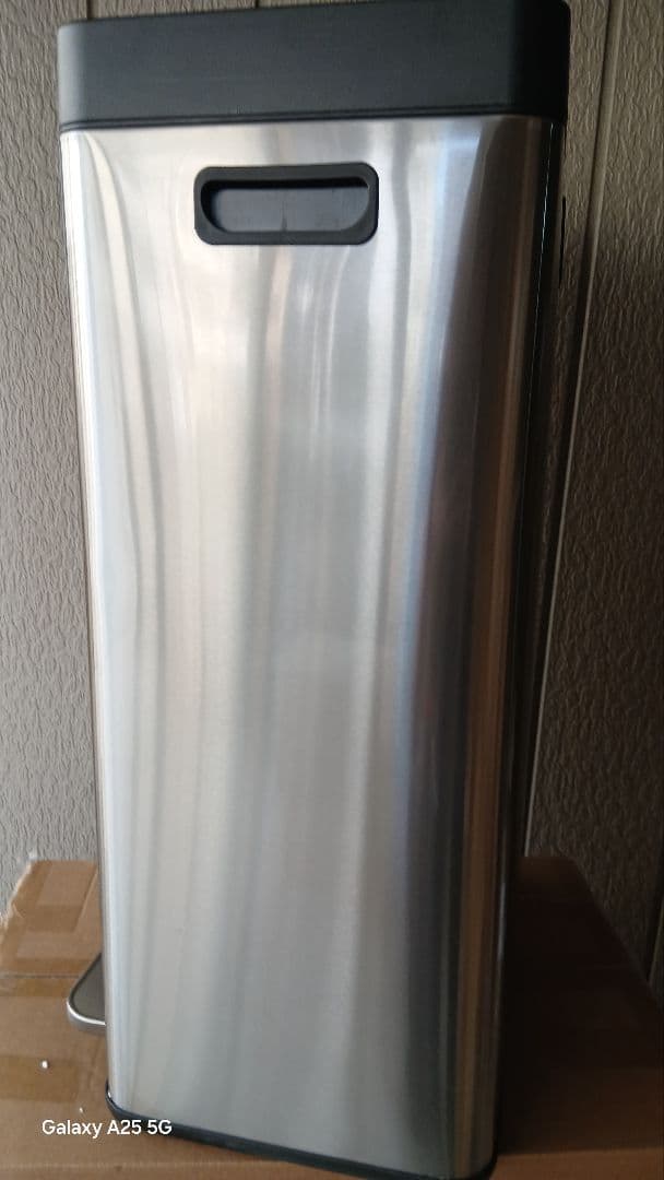 #新品訳ありゴミ箱2段式3分別 縦型 計60L ペダル式キャスター ステンレス製