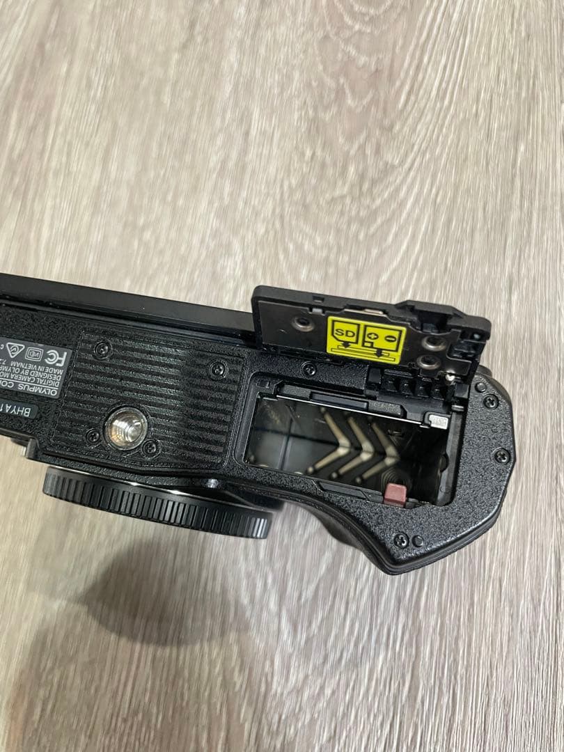 OLYMPUS E-M10 Mark II 本体と付属品