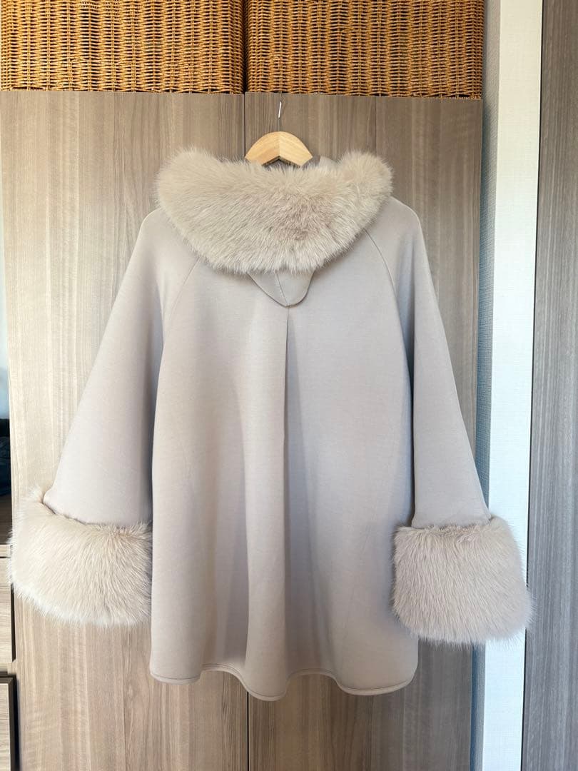 メリークリスマス値下げ　新品　エコファーポンチョアウター