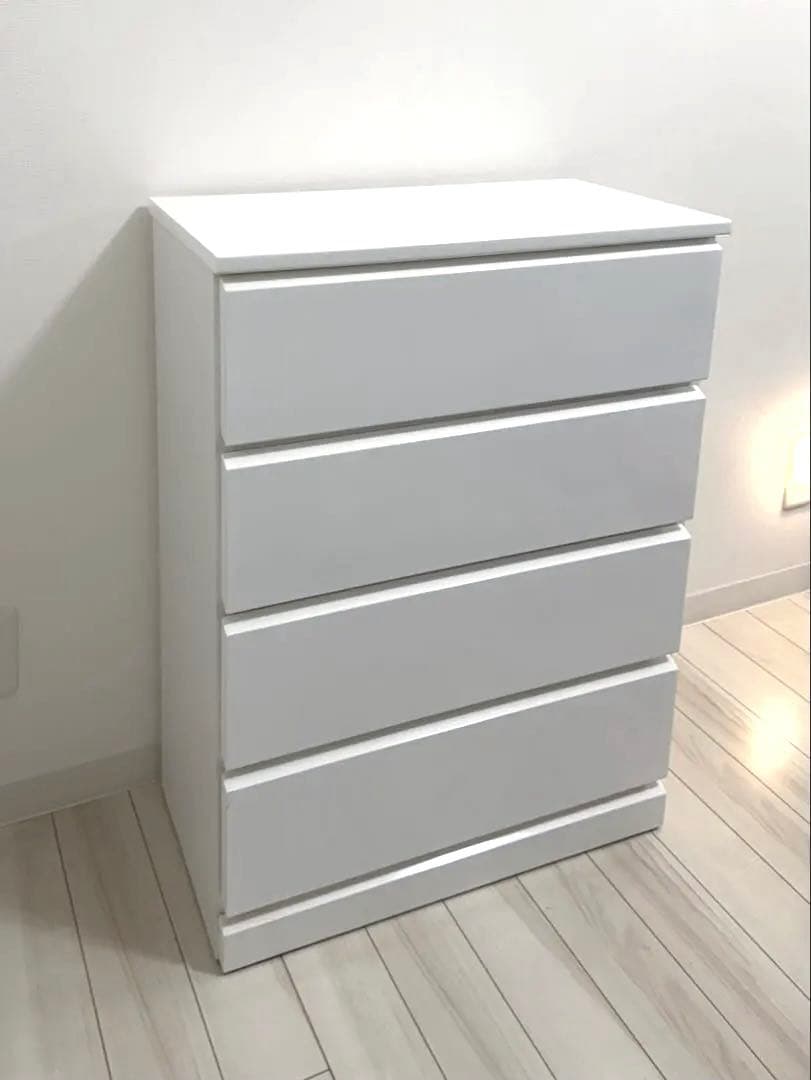 オシャレ ホワイトキャビネット（三連休割引価格）