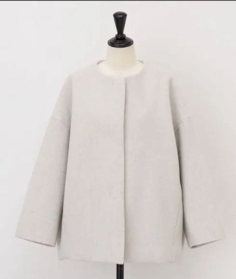 新品タグ付　ビアズリー　後ろぷっくりコート　S ライトグレー