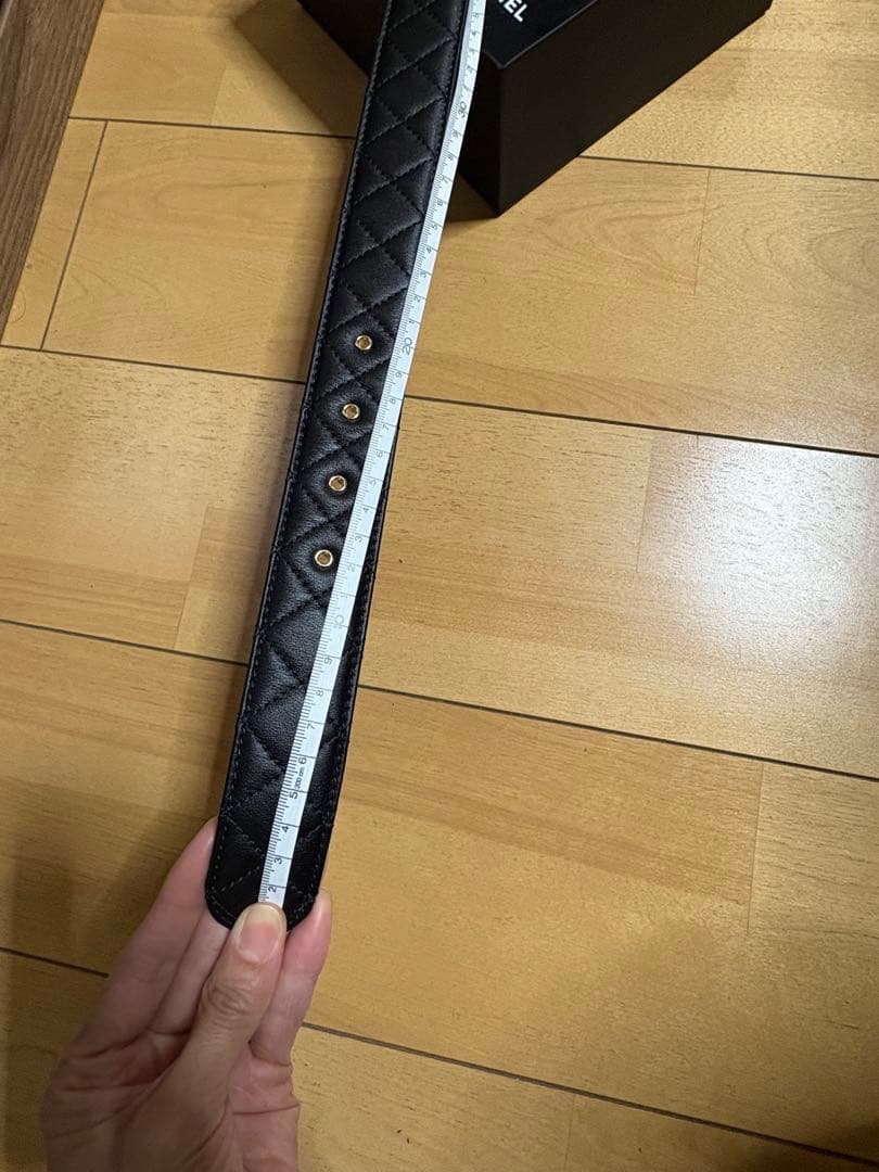 CHANEL ブラックレザー ベルト キルティング CCロゴ