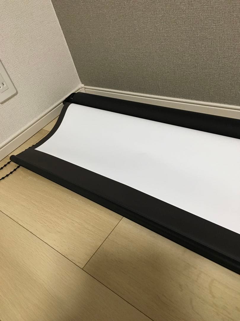 【シアターハウス】超大サイズ！定価114800円 チェーンスクリーン130インチ