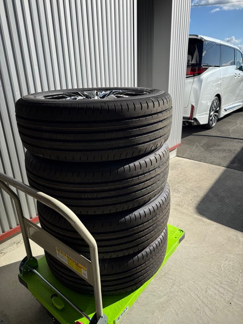 ヴェルファイア40 純正19インチホイール/タイヤ