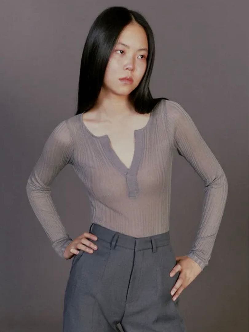 トップス JOHN Grey Knit Slash Long Sleeve Top