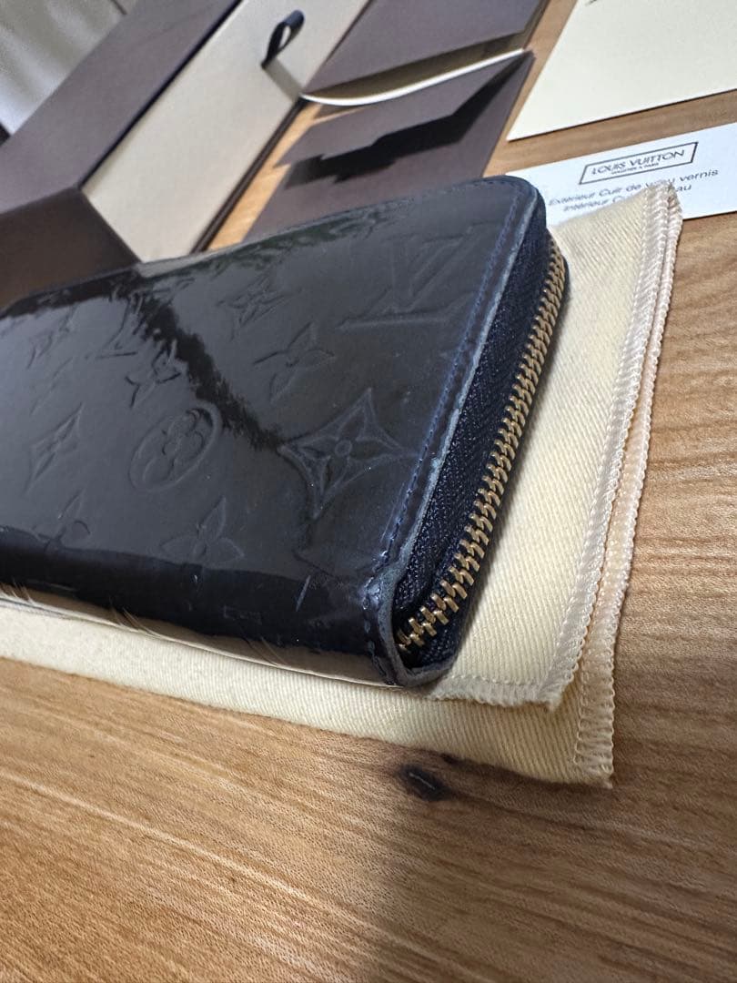 【箱付属品付き】ルイヴィトン モノグラム ヴェルニ ジッピーウォレット
