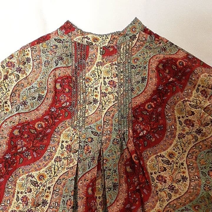 カネコイサオ くるみボタン シャツ ワンピース 花柄 ペイズリー ピンタック