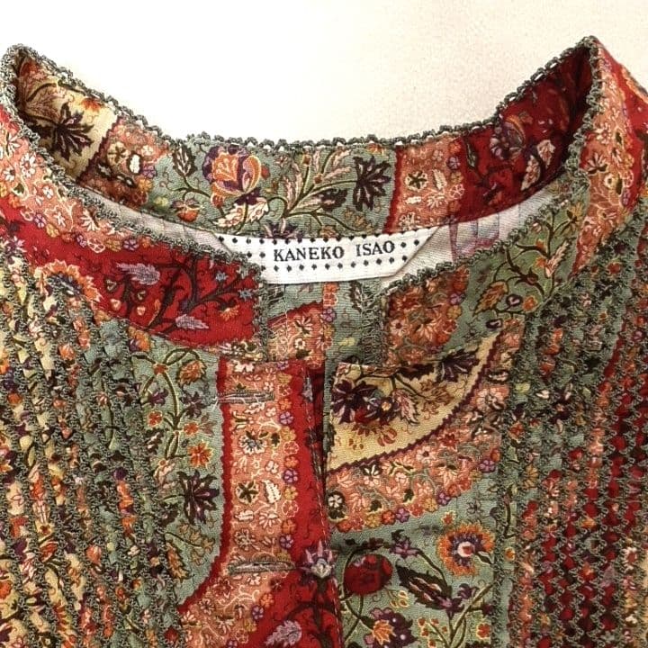 カネコイサオ くるみボタン シャツ ワンピース 花柄 ペイズリー ピンタック
