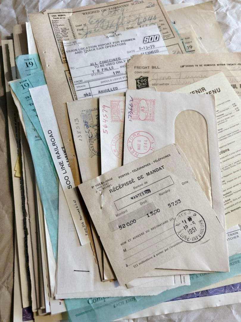 ★ 断捨離！紙もの詰め込みBOX ★ 80サイズ　海外 ヴィンテージ 紙もの