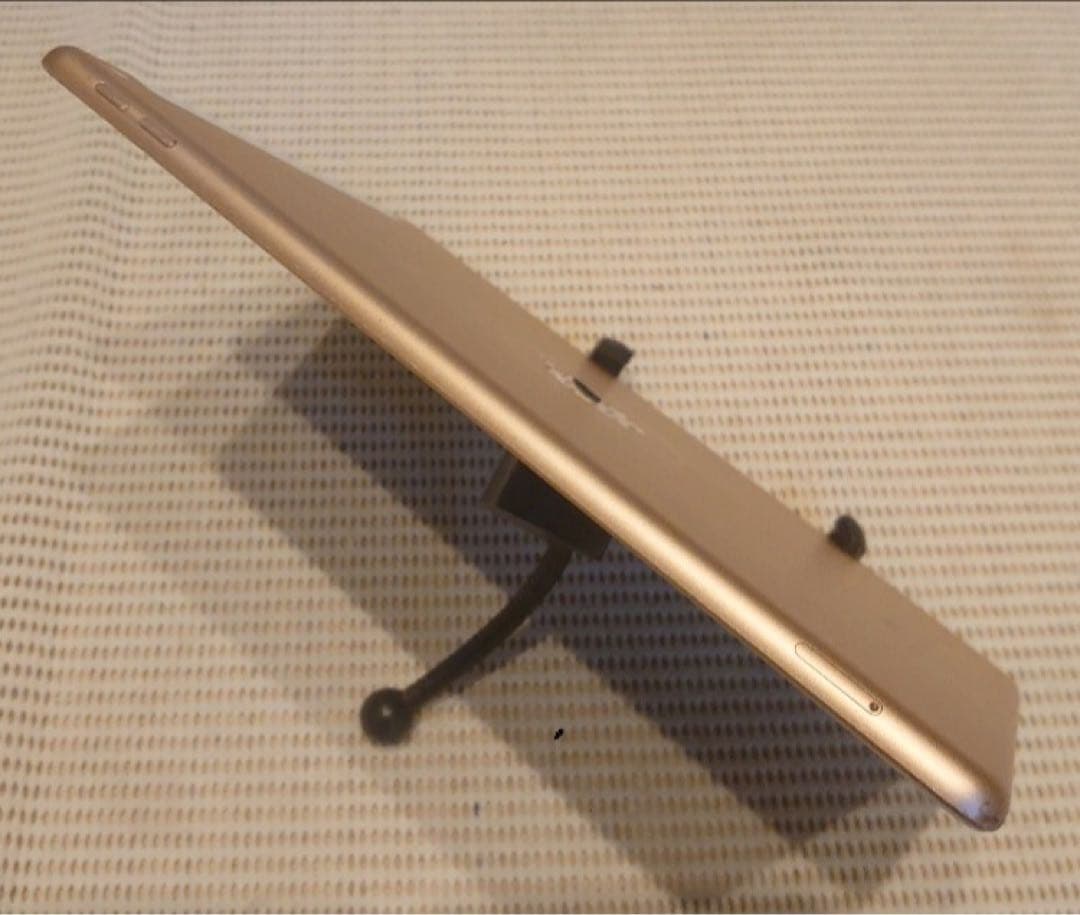 完動品SIMフリーiPad第6世代(A1954)本体32GB送料込F6PHK