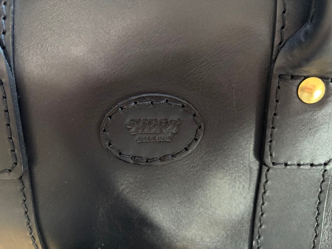 HERZ ボストンバッグ(V-23) 黒　Mサイズ